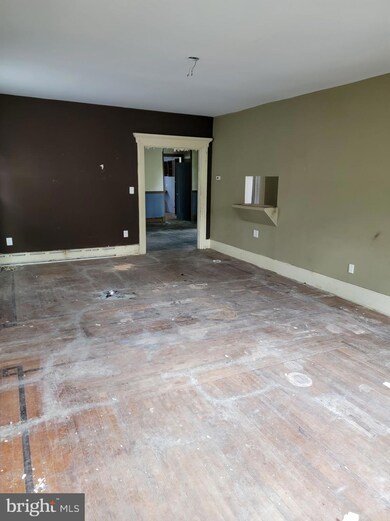 208 N Lehigh St, Tamaqua, PA 18252 - photo 5