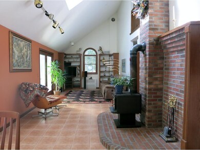 138 Lily Pond Cir, Richmond, VT 05477 - photo 5