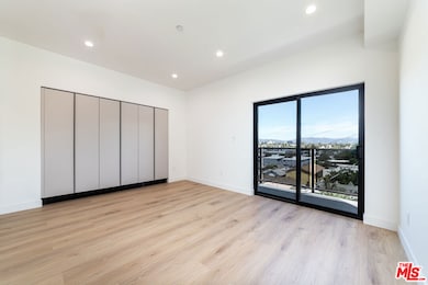 4615 St Charles Place unit 1/4, Los Angeles, CA 90019 - photo 4