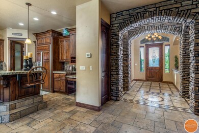 1901 S Slippery Elm Circle-19