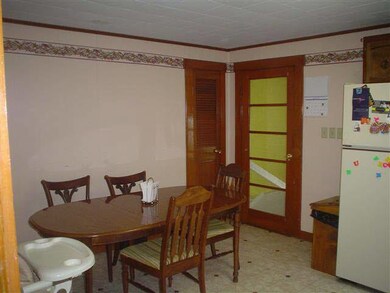 912 W 4th St, Bicknell, IN 47512 - photo 3