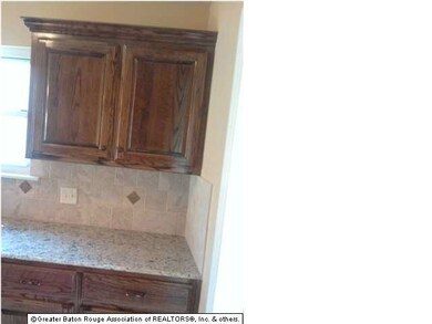 Granite countertops,tile backsplash & new custom c