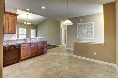 9111 Devonshire Dr, Olmsted Falls, OH 44138 - photo 3