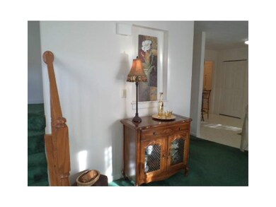 Entry/Foyer.