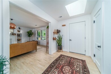 306 NW 6th St, Bentonville, AR 72712 - photo 2