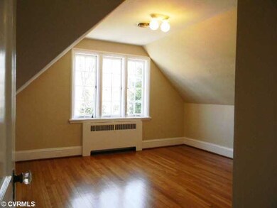 Bedroom - Middle bedroom
