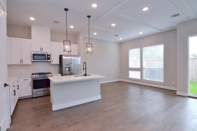 4511 Whitney Park Way, Houston, TX 77022 - photo 5