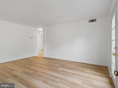 2637 S Walter Reed Dr unit C, Arlington, VA 22206 - photo 5