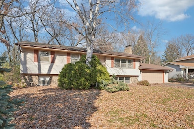 1051 Tiller Ln, Saint Paul, MN 55126 - photo 3