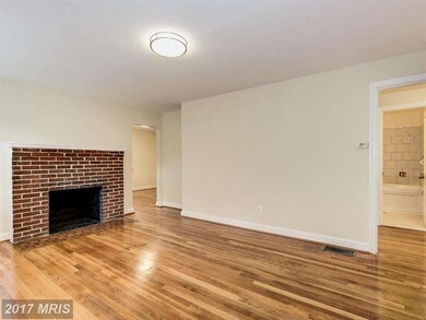 6412 Knollbrook Dr, Hyattsville, MD 20783 - photo 5