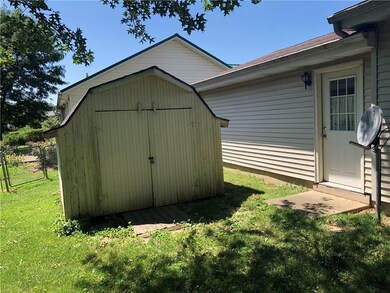 1201 W Temple Ave, Effingham, IL 62401 - photo 4