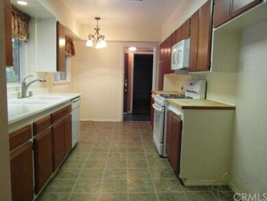 BRIGHT KITCHEN WITH EATING AREA