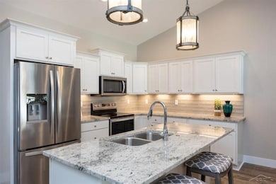 4211 Woodburn Ct unit 18, Saginaw, MI 48603 - photo 5