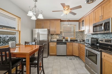 10551 Essex St, Westchester, IL 60154 - photo 5