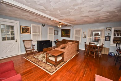 2214 Cramer Rd, Bushkill, PA 18324 - photo 5