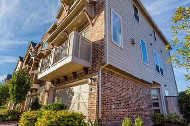 8402 Oak Leaf Point Dr, Houston, TX 77055 - photo 4