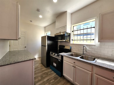 2706 Berry St, Houston, TX 77004 - photo 4