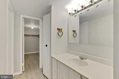 5823 Cove Landing Rd unit 101, Burke, VA 22015 - photo 7