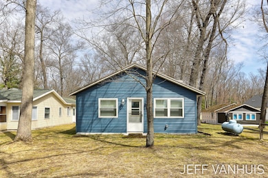2-web-or-mls-7848-w-minising-point-dr