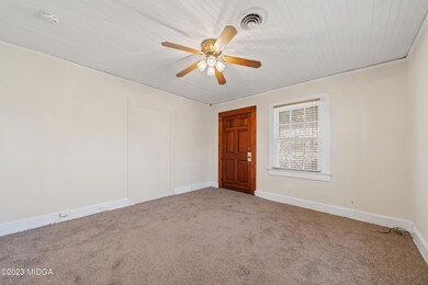 2546 Robinhood Rd-04738