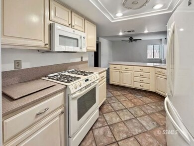 971 Jefferson St, Ridgecrest, CA 93555 - photo 5