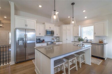 537 SE Carter Rd, Lee's Summit, MO 64082 - photo 6