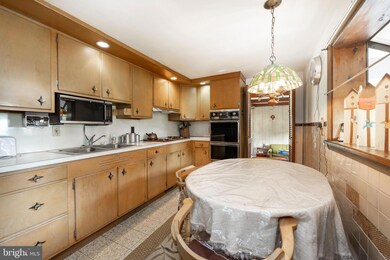 1071 Favinger Rd, Pottstown, PA 19465 - photo 7