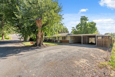 1043 Elm St, Prosser, WA 99350 - photo 4