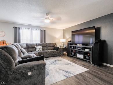 5720 Apple Branch Ct, Indianapolis, IN 46237 - photo 6