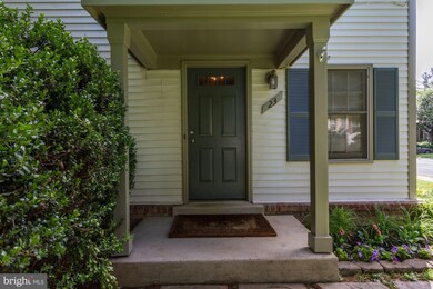23 Strath Haven Ct, Montgomery Village, MD 20886 - photo 2