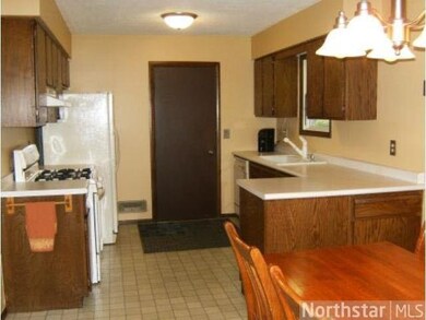 10440 101st Place N, Maple Grove, MN 55369 - photo 3