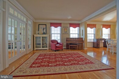 42689 Emperor Dr, Ashburn, VA 20148 - photo 3