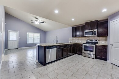 7522 Rigel Chase, San Antonio, TX 78252 - photo 4