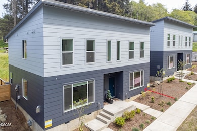 450 SW Shell Ave #3