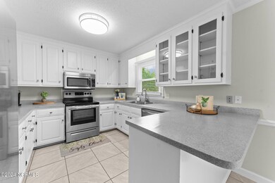 2208 Woodridge Dr, Winterville, NC 28590 - photo 5