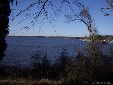 11808 Deep Point Ln, Gloucester, VA 23061 - photo 3