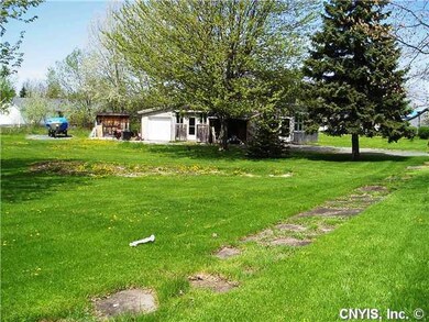 Yard. Attached garage.
