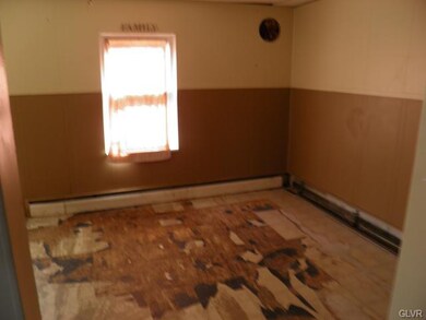 164 Race St, Tamaqua, PA 18252 - photo 5