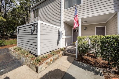 8307 Cricket Lake Dr, Charlotte, NC 28277 - photo 2