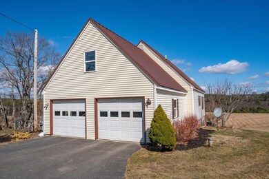889 Middle Road 005