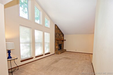 13942 S Poplar Place, Glenpool, OK 74033 - photo 4