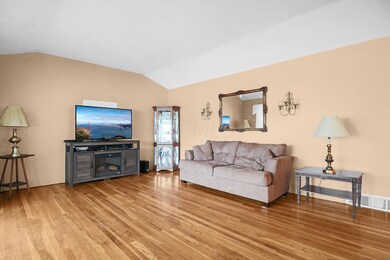 4534 Etna Rd, Columbus, OH 43213 - photo 7