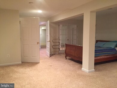 7256 Greenwich Rd unit BASEMENT, Nokesville, VA 20181 - photo 5