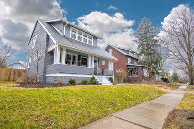 Neighborhood with Sidewalks
