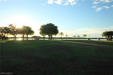 BEAUTIFUL WATER FRONT PARK!