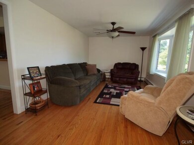 107 Maple St, Macungie, PA 18062 - photo 4