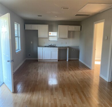 8507 Lockwood Dr unit B, Houston, TX 77016 - photo 3