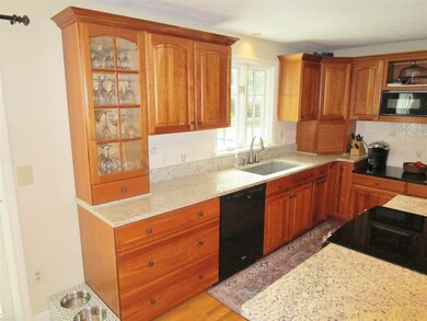 9 Queens Way, Merrimack, NH 03054 - photo 2