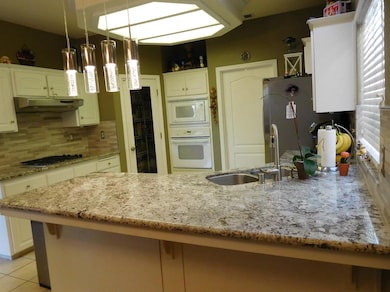 1877 E Turnberry Ave, Fresno, CA 93730 - photo 7