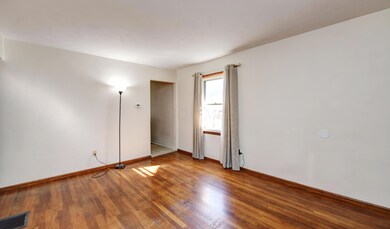 Living Room (3)